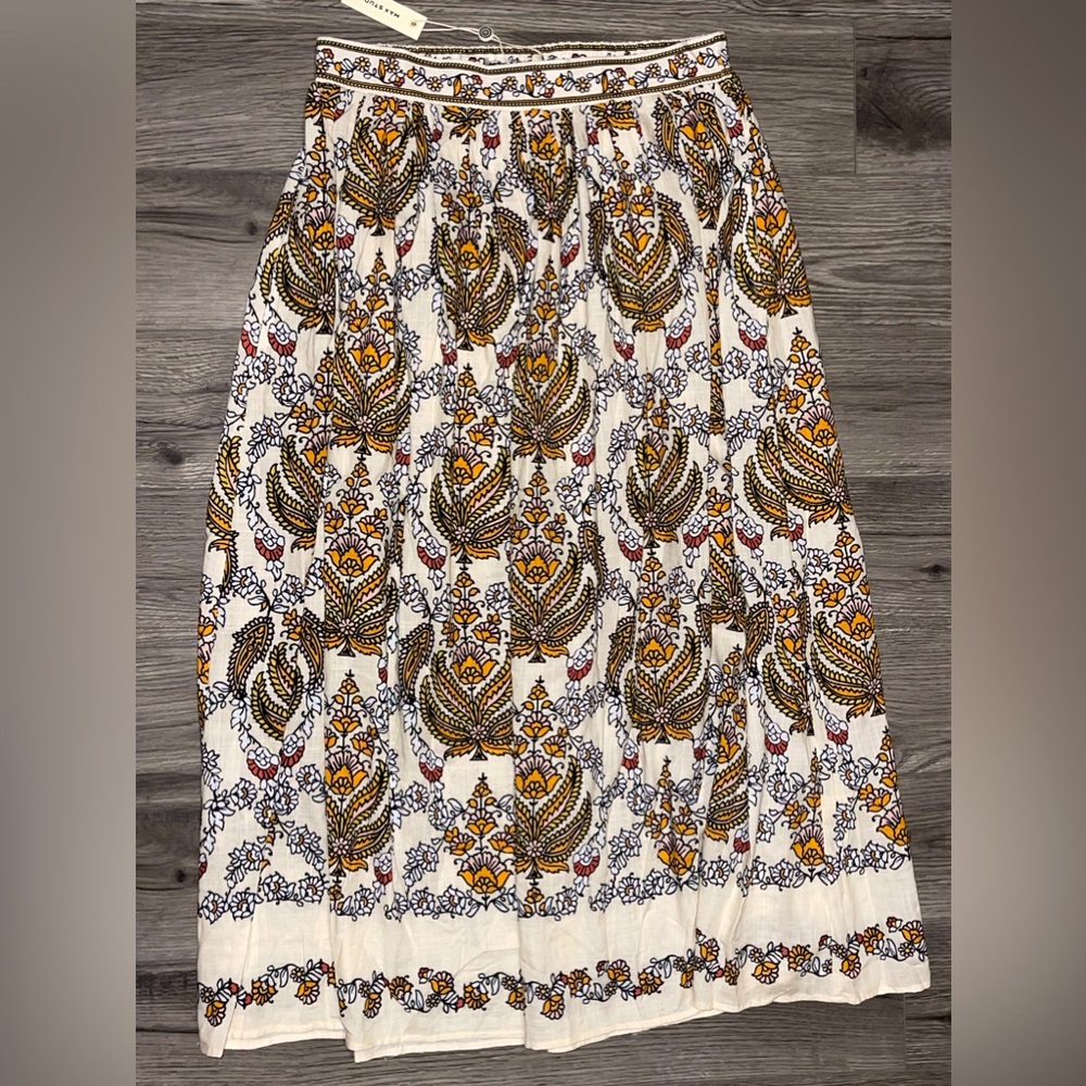 Max Studio Pleated Long Women’s Skirt With Pockets Size Small‎ New with Tags